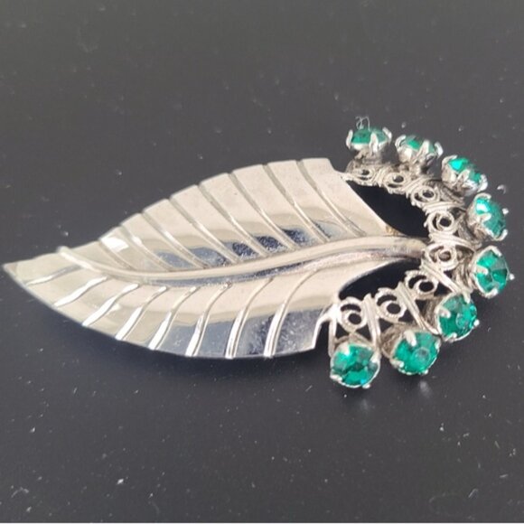 Gorgeous Vintage Retro Silver Plated RAPHAEL Emerald Green Crystal Brooch - Picture 9 of 9